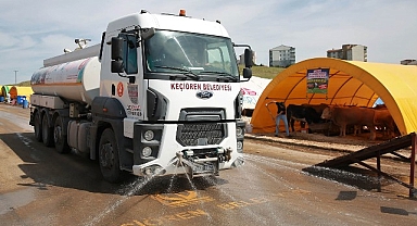 Keçiören Belediyesi’nin baştan aşağı yenilediği kurban satış alanı hem esnaftan hem de vatandaştan tam not aldı