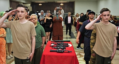 Keçiören'de özel gereksinimli bireyler için temsili asker uğurlaması, kına gecesi ve düğün eğlencesi düzenlendi