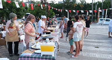 Kemer'de üreten ev hanımları kermesi