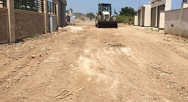 Kemer’de yol ve kaldırım çalışmaları hızla devam ediyor