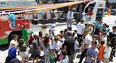 Kurban Bayramı münasebetiyle Kartepe Belediyesi tarafından ilçe genelinde düzenlenen etkinliklerle Kartepeli minikler bayram coşkusunu doyasıya yaşadılar