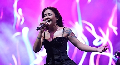 Likya Kaş Kültür ve Sanat Festivali'nde Melek Mosso rüzgarı esti 