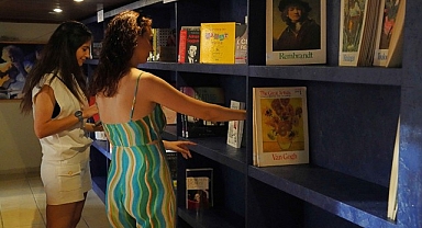 Müzik Kütüphanesi’nde notalar kitaplardan taşıyor