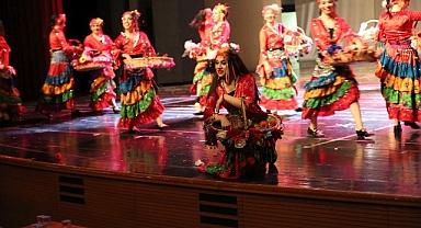 Nilüfer’in rengi “Nirengi”
izleyicileri büyüledi