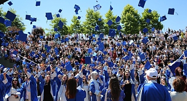 Okan'da mezuniyet sevinci