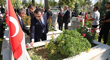 15 Temmuz Demokrasi ve Milli Birlik Günü etkinlikleri kapsamında kent mezarlığındaki şehitlik ziyaret edildi. 1