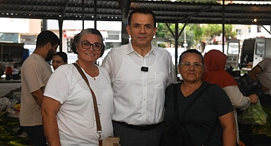 Başkan Abdullah Özyiğit, Aydınlıkevler’de semt pazarını gezdi