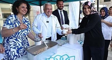 Başkan Şadi Özdemir’den çalışanlara aşure ikramı