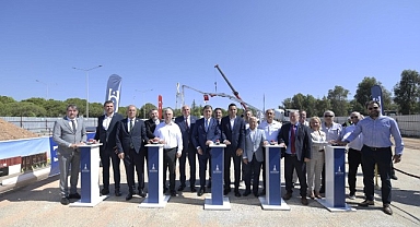 Başkan Tugay İAOSB'de kurulacak itfaiye merkezinin temelini attı