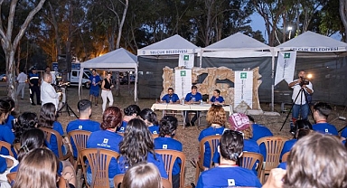 Başkan Tugay, Selçuk’ta gençlerle bir araya geldi “Kahraman olmayı denemenizi istiyorum”