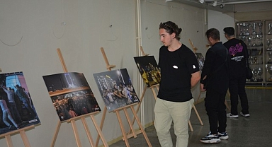 Bu sergide 15 Temmuz demokrasi mücadelesi fotoğraflarla anlatılıyor