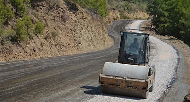 Büyükşehir'den Alanya Yaylakonak yoluna asfalt