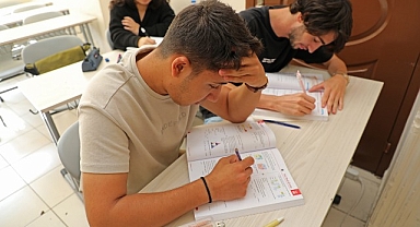 Büyükşehir'den üniversite adaylarına ücretsiz destek