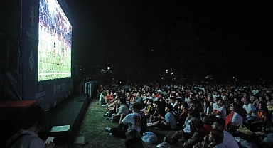 Çankaya Belediyesi, 2024 Avrupa Futbol Şampiyonası son 16 tur heyecanını Ahlatlıbel Atatürk Parkı'nda Başkentlilerle buluşturdu