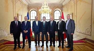 Ekrem İmamoğlu, Köstence Belediye Başkanı Vergil Chitac, Romanya Belediyeler Birliği İcra Başkanı ve Buzau Belediye Başkanı Costantin Toma ile İstanbul’da görüşme gerçekleştirdi