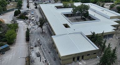 Engelsiz Yaşam Merkezinde cephe imalatı yapılıyor