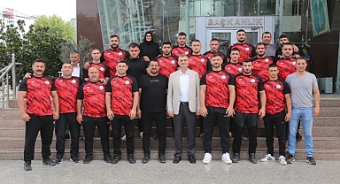 Gölcüklü Pehlivanlar Kırkpınar'a Uğurlandı