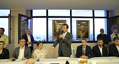 İBB Başkanı Ekrem İmamoğlu, Maltepe Cemevi’nde Muharrem matemi lokmasına ortak oldu