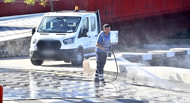 İzmir sokaklarında temizlik seferberliği