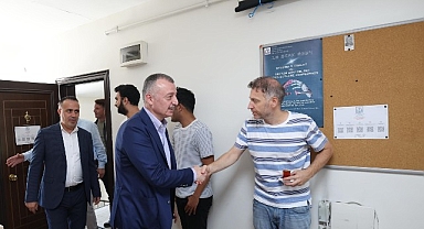  Kara’dan Başkan Büyükakın’a deprem övgüsü; “Ülkemizde depreme en duyarlı başkan sizsiniz”