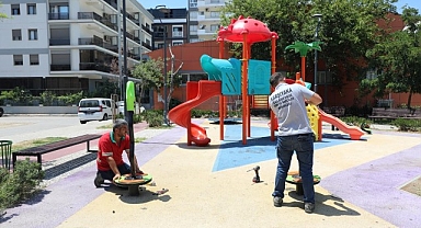 Karşıyaka’da parklar yenileniyor, yeşil doku güçleniyor 