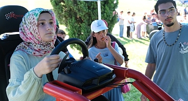 Kılavuz Gençlik'ten çocuklara muhteşem şenlik