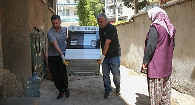 Konak’ta evden eve dayanışma: İkinci El Eşya Hattı