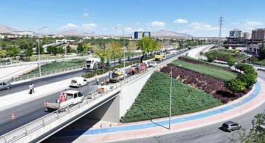 Konya Büyükşehir Yaya ve Taşıt Köprülerinde Periyodik Olarak İyileştirme Çalışması Yapıyor