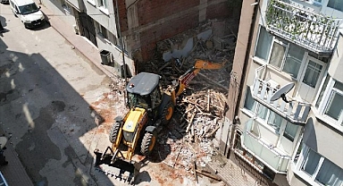 Metruk Binalar Birer Birer Yıkılıyor