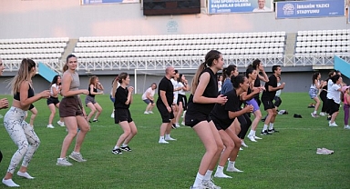 Nilüferliler zumba ile hem eğlendi hem spor yaptı