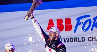 Nissan Formula E Takımı 2023/24 ABB FIA Formula E sezonunu zaferle noktaladı