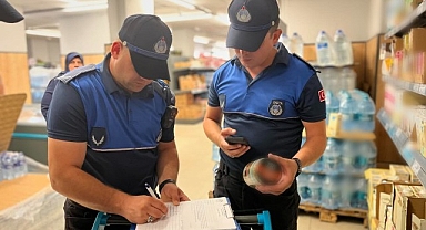 Saray Belediyesi Zabıta Müdürlüğüne bağlı ekipler ilçe genelinde zincir marketlerde etiket, raf ve kasa fiyat farkı denetimi gerçekleştirdi