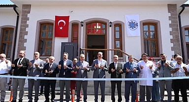 Selçuklu Belediyesi’nden Tarihe Bir Vefa Örneği Daha: Tarihi Hemşirelik Binası 'Ayakta Fizik Tedavi ve Geleneksel Tamamlayıcı Tıp Merkezi' Olarak Hizmete Açıldı