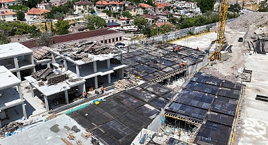 Selçuklu Belediyesi tarafından tarihi Sille Mahallesi’ne kazandırılacak olan “Kapalı Otopark, Karma Yapılar ve Meydan Düzenlemesi” projesinde çalışmalar aralıksız devam ediyor