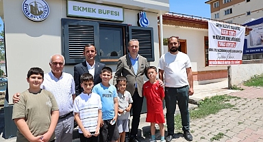 Sivas Belediyesi, mahalle sakinlerinin talebi üzerine Tuzlugöl ve Meraküm Mahallelerine yeni ekmek satış büfeleri kazandırdı