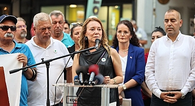 Srebrenitsa Katliamı’nda hayatını kaybedenler Konak’ta anıldı