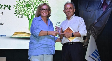 6. Edremit Kitap Fuarı'nın beşinci günü: Eğitimden ekonomiye zengin bir program