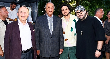 Anadolu Efes Spor Kulübü Başkanı Tuncay Özilhan, Shane Larkin’in “Carpet Court” temalı basketbol sahası açılışına katıldı