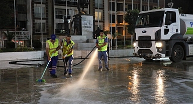 Aydın Büyükşehir Belediyesi’ne bağlı temizlik ekipleri, Aydın kent genelinde çalışmalarını sürdürüyor