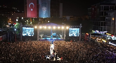 Aydın, Ulu Önder Gazi Mustafa Kemal Atatürk önderliğinde kazanılan büyük zaferin 102. yıldönümü büyük bir coşkuyla kutladı