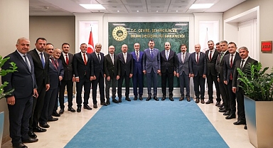 Başkan Altay, AK Parti İl Başkanı Angı ve İlçe Belediye Başkanları Bakan Kurum’u Ziyaret Etti