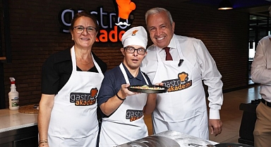 Başkan Şadi Özdemir özel çocuklarla pizza yaptı