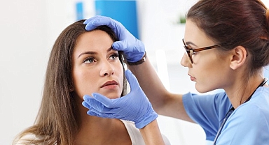 Bilgisayar, tablet gibi yakın dijital ekranlar göz sağlığını olumsuz etkiliyor