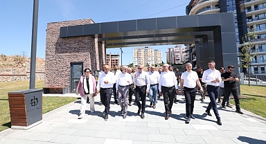 Büyükakın, Çayırova Millet Bahçesi'ni inceledi