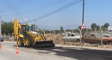 Büyükşehir asfalt onarım çalışması yapıyor