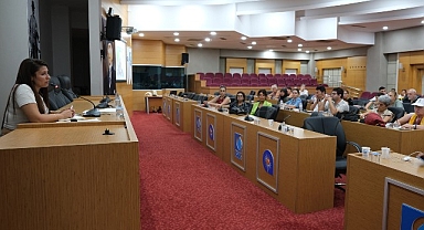  Büyükşehir'in sahipsiz sokak hayvanları toplantıları sürüyor