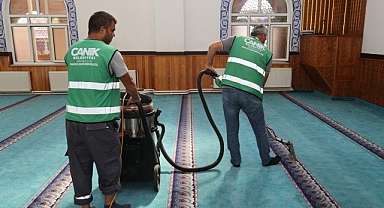 Canik’te Camiler Temizleniyor