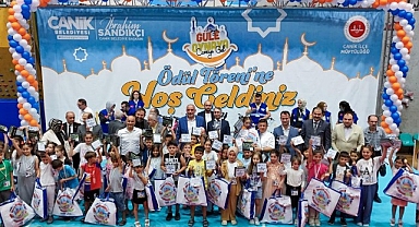 Canik’te Camiye Koşan 3000’i Aşkın Çocuk Hediyelerine Kavuştu