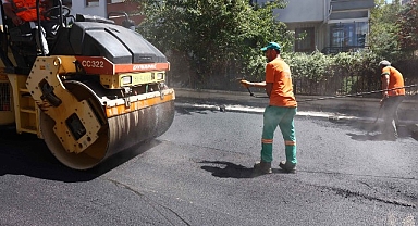Çankaya Belediyesi, ilçede yer alan 123 mahallede asfalt onarım, yama ve tam kaplama çalışmalarını koordineli şekilde sürdürüyor. 