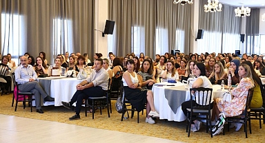 Çankaya Belediyesi’nin kreşlerinde görev yapan 250'den fazla eğitmen yeni döneme çalıştay ile hazırlanıyor.